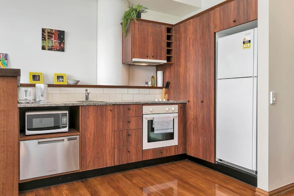 Spacious One Bedroom Apartment On Princes Wharf Окленд Экстерьер фото
