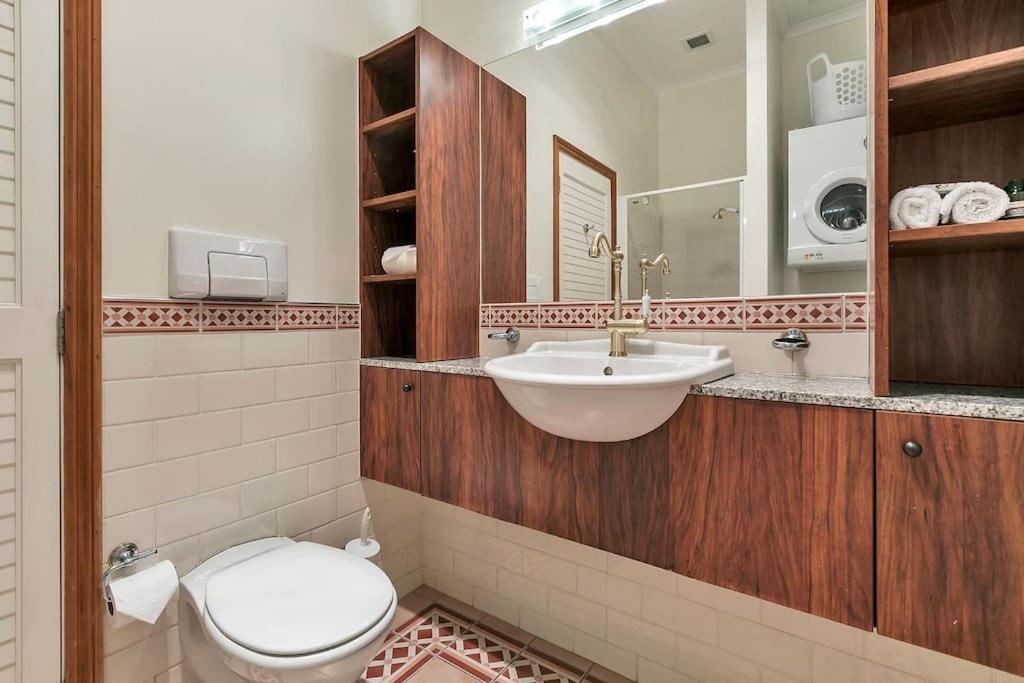 Spacious One Bedroom Apartment On Princes Wharf Окленд Экстерьер фото